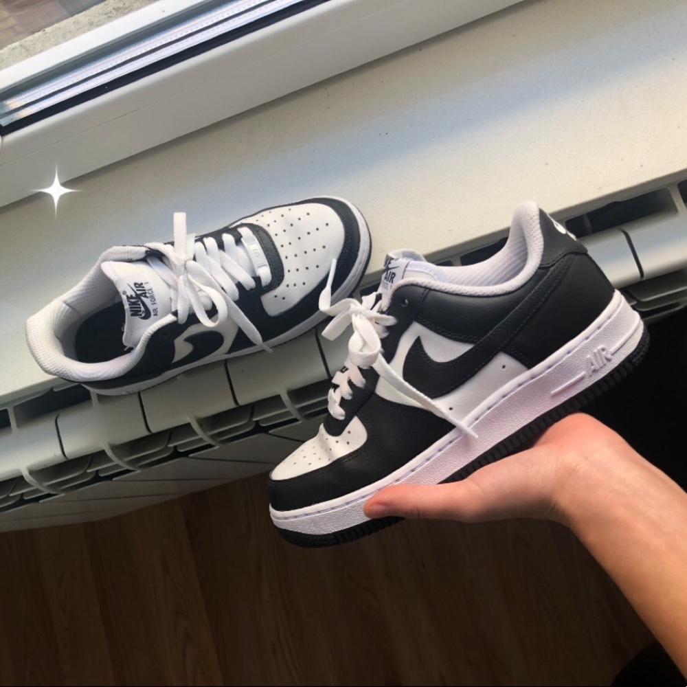 Black and white Air Force 1 sz5.5 (Custom)